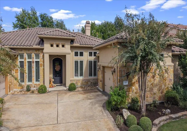 Photo 1 of Single family home for sale at 206 Jack Nicklaus Dr, Austin, TX 78738 | MLS# 9589585 | Listing updated on 2026-10-23