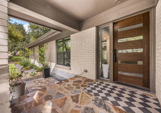Photo 3 of Single family home for sale at 9421 Spring Holw Dr, Austin, TX 78750 | MLS# 3382900 | Listing updated on 2026-10-28