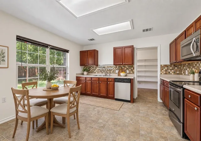 Photo 4 of Single family home for sale at 7658 Marble Ridge Dr, Austin, TX 78747 | MLS# 4774749 | Listing updated on 2026-10-22