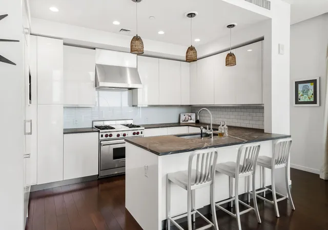 Photo 4 of Condo for sale at 200 Congress Ave #14C, Austin, TX 78701 | MLS# 6240915 | Listing updated on 2026-10-23