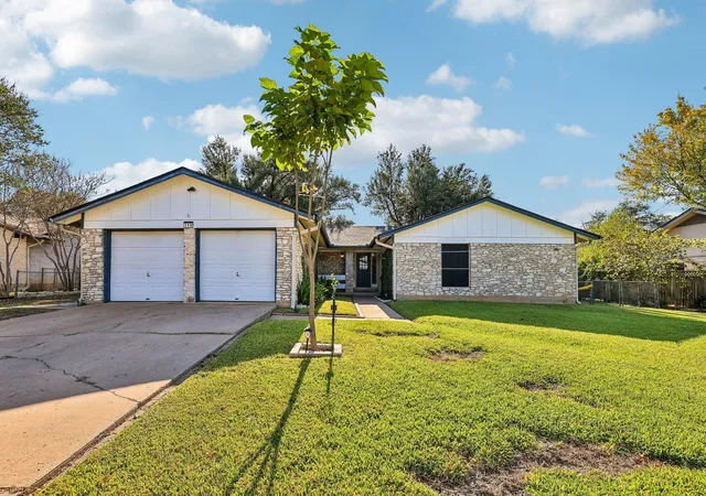 Photo 1 of Single family home for sale at 319 Mcclendon Dr, Elgin, TX 78621 | MLS# 9537278 | Listing updated on 2026-10-29