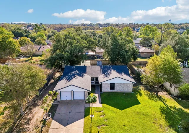 Photo 1 of Single family home for sale at 319 Mcclendon Dr, Elgin, TX 78621 | MLS# 9537278 | Listing updated on 2026-10-29