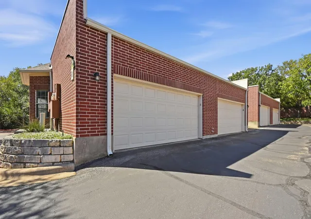 Listing Photo 1 - Condo for sale in building located at 5515 Davis Ln, Austin, TX 78749 - Unit #11