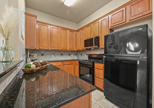 Photo 4 of Condo for sale at 5515 Davis Ln #11, Austin, TX 78749 | MLS# 8666772 | Listing updated on 2026-10-26