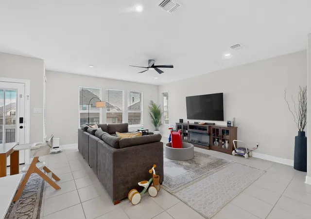 Photo 4 of Single family home for sale at 4834 Padula Dr, Round Rock, TX 78665 | MLS# 7929372 | Listing updated on 2026-10-29