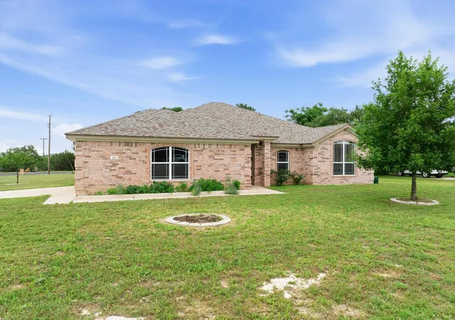 Photo 2 of Single family home for sale at 103 Bobcat, Kempner, TX 76539 | MLS# 5026094 | Listing updated on 2026-10-28