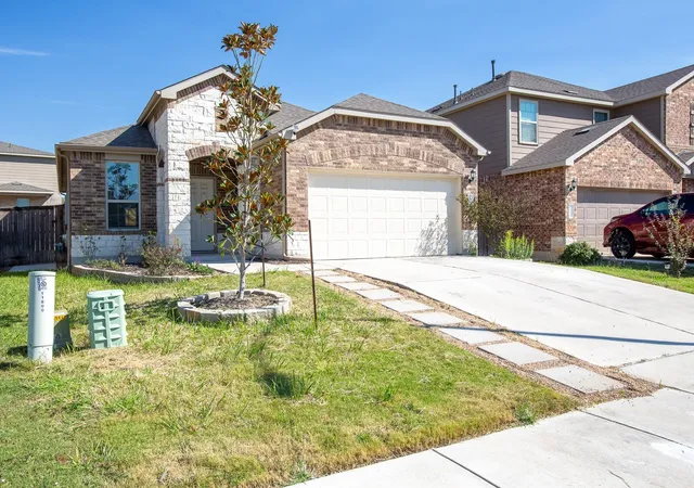 Photo 3 of Single family home for sale at 11800 Amber Strm Ln, Manor, TX 78653 | MLS# 8686849 | Listing updated on 2026-10-28