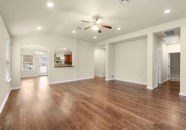 Photo 4 of Single family home for sale at 805 Walnut Cyn Blvd, Pflugerville, TX 78660 | MLS# 5962098 | Listing updated on 2026-10-28