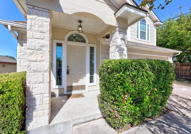 Photo 3 of Single family home for sale at 213 Cassandra Dr, Hutto, TX 78634 | MLS# 2112808 | Listing updated on 2026-10-24