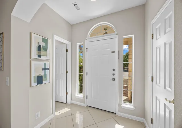 Photo 4 of Single family home for sale at 213 Cassandra Dr, Hutto, TX 78634 | MLS# 2112808 | Listing updated on 2026-10-24
