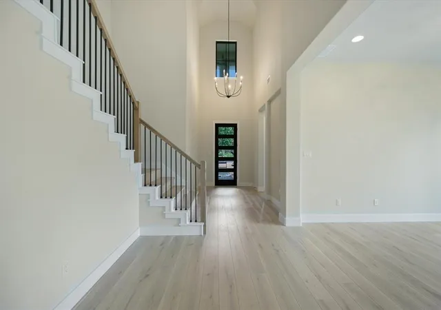 Photo 2 of Single family home for sale at 913 Presa Arriba Rd, Austin, TX 78733 | MLS# 6680186 | Listing updated on 2026-10-30