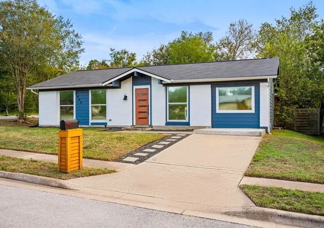 Photo 2 of Single family home for sale at 2409 Campden Dr, Austin, TX 78745 | MLS# 5521697 | Listing updated on 2026-10-28