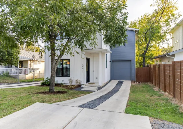 Photo 1 of Single family home for sale at 5007 Lott Ave #1, Austin, TX 78721 | MLS# 5218964 | Listing updated on 2026-10-26
