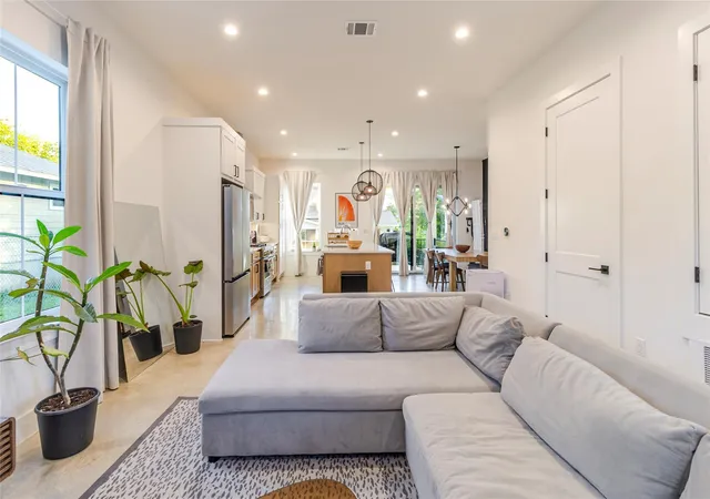 Photo 2 of Single family home for sale at 5007 Lott Ave #1, Austin, TX 78721 | MLS# 5218964 | Listing updated on 2026-10-26