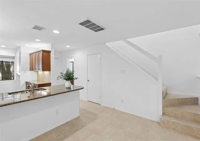 Photo 4 of Condo for sale at 7122 Wood Holw Dr #73, Austin, TX 78731 | MLS# 8871260 | Listing updated on 2026-10-24