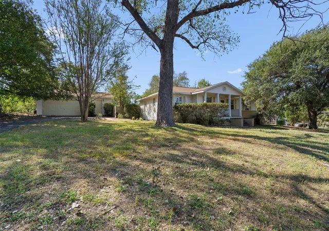 Photo 2 of Single family home for sale at 602 E 2nd Street, Georgetown, TX 78626 | MLS# 1135844 | Listing updated on 2026-10-28