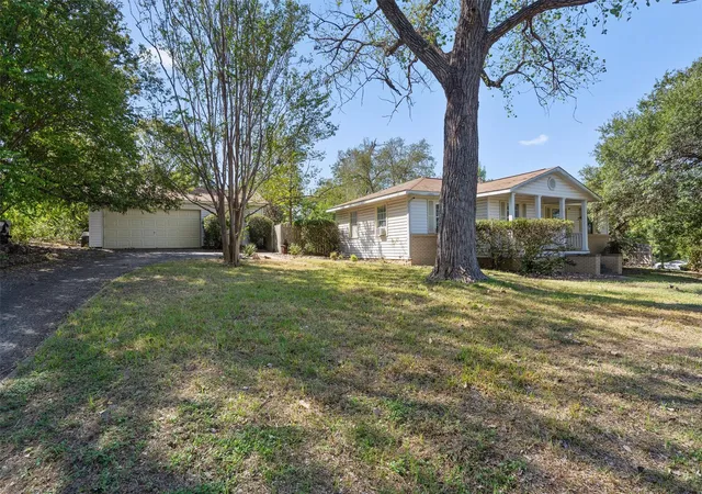 Photo 3 of Single family home for sale at 602 E 2nd Street, Georgetown, TX 78626 | MLS# 1135844 | Listing updated on 2026-10-28