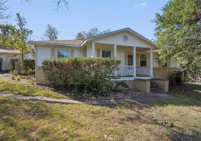Photo 4 of Single family home for sale at 602 E 2nd Street, Georgetown, TX 78626 | MLS# 1135844 | Listing updated on 2026-10-28