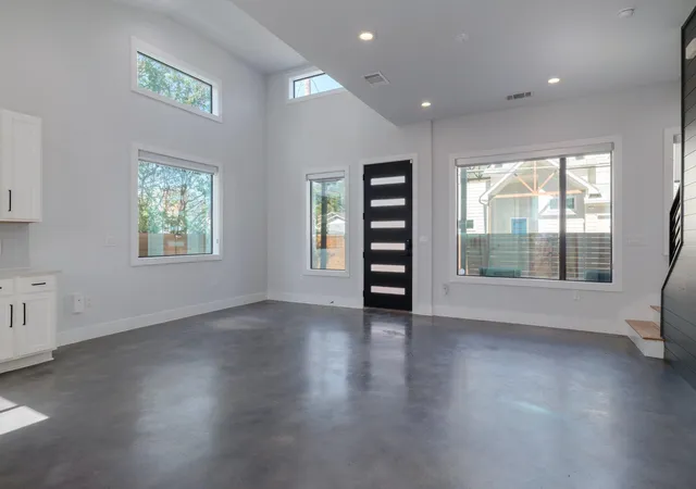 Listing Photo 5 - Condo for sale in building located at 1104 E 2nd St, Austin, TX 78702 - Unit #2