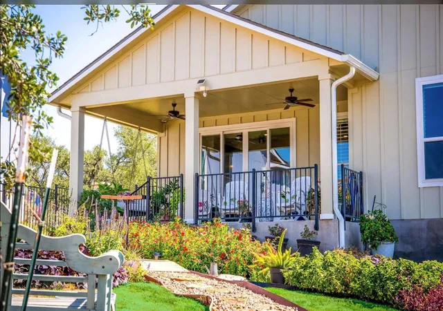Photo 2 of Single family home for sale at 115 Twisting Crst Cv, San Marcos, TX 78666 | MLS# 7641861 | Listing updated on 2026-10-26