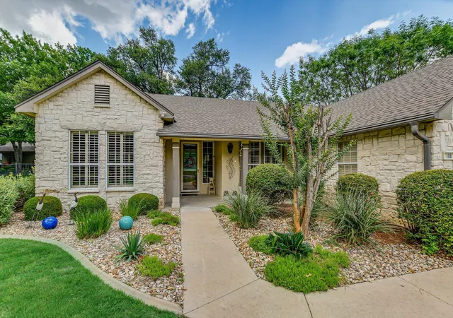 Photo 2 of Sale Pending at 106 Nighthawk Way, Georgetown, TX 78633 | MLS# 1454532 | Listing updated on 2026-10-26
