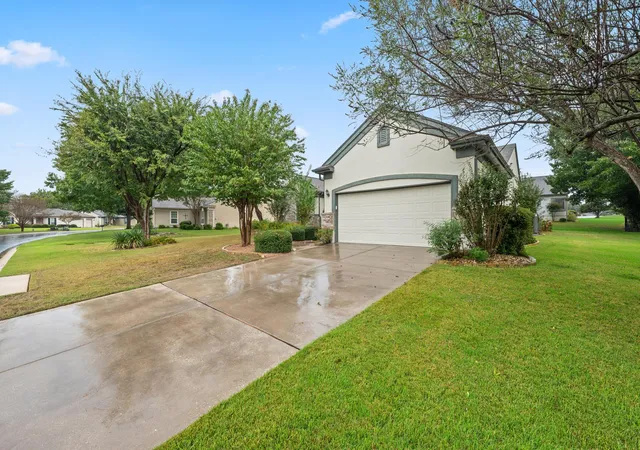 Photo 2 of Single family home for sale at 305 Rio Grande Loop, Georgetown, TX 78633 | MLS# 3957783 | Listing updated on 2026-10-30