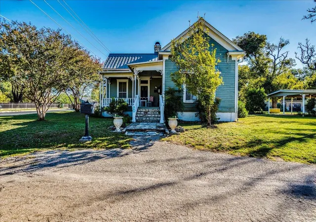 Photo 1 of Single family home for sale at 309 N Boundary St, Burnet, TX 78611 | MLS# 2964861 | Listing updated on 2026-10-28
