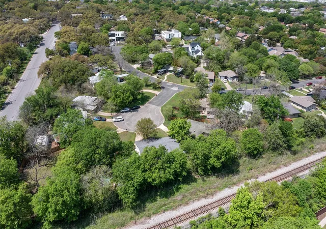 Photo 40 of Single family home for sale at 3005 Leaning Oak Cir, Austin, TX 78704 | MLS# 3285163 | Listing updated on 2026-10-27