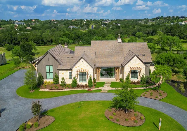 Photo 1 of Single family home for sale at 816 The Trails Pkwy, Horseshoe Bay, TX 78657 | MLS# 9142308 | Listing updated on 2026-10-27