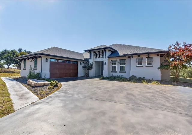 Photo 1 of Single family home for sale at 21603 Thomas Cv, Lago Vista, TX 78645 | MLS# 7446049 | Listing updated on 2026-10-28
