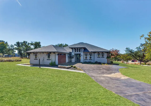 Photo 2 of Single family home for sale at 21603 Thomas Cv, Lago Vista, TX 78645 | MLS# 7446049 | Listing updated on 2026-10-28