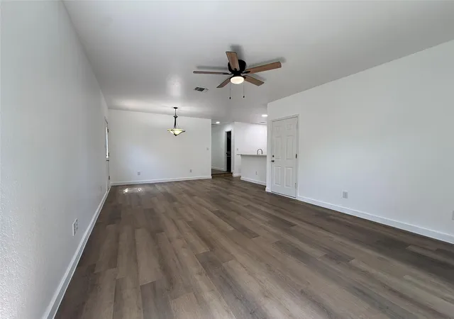 Photo 3 of Single family home for sale at 1621 Parkfield Cir, Round Rock, TX 78664 | MLS# 2984336 | Listing updated on 2026-10-27