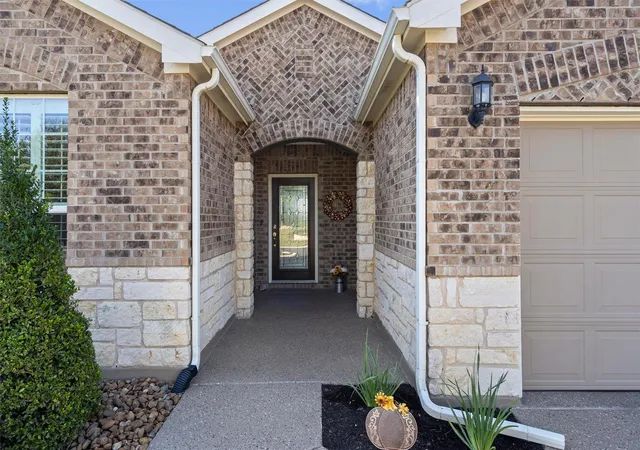 Photo 3 of Single family home for sale at 607 Mangrum Hl Rd, Georgetown, TX 78633 | MLS# 6801960 | Listing updated on 2026-10-28