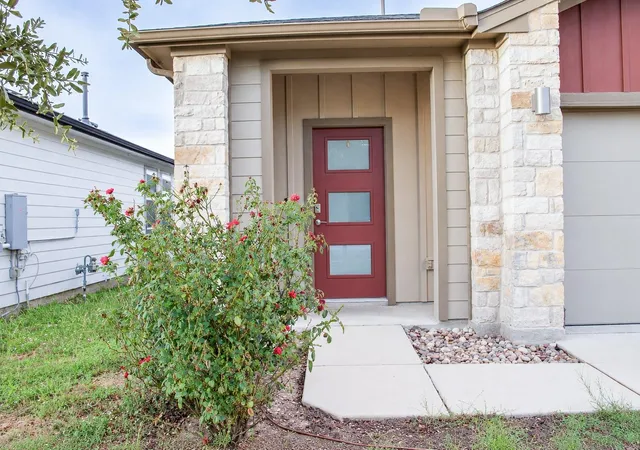 Photo 2 of Single family home for sale at 416 Millbrook Blvd, San Marcos, TX 78666 | MLS# 6620615 | Listing updated on 2026-10-27