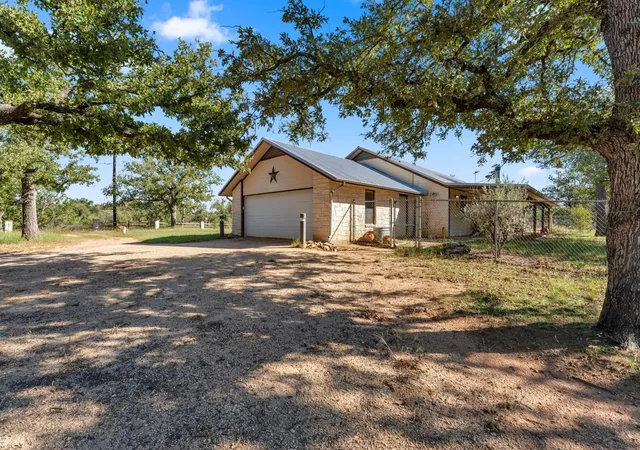 Photo 2 of Single family home for sale at 107 Saddle Horn Dr, Burnet, TX 78611 | MLS# 8860396 | Listing updated on 2026-10-27