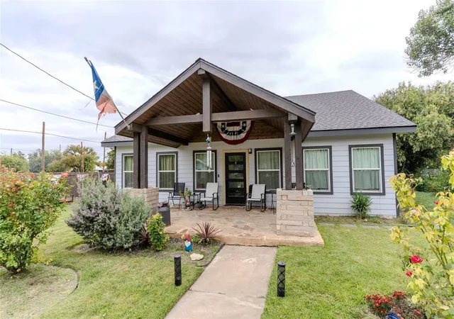 Photo 2 of Single family home for sale at 503 Tipton St, Menard, TX 76859 | MLS# 2540809 | Listing updated on 2026-10-28