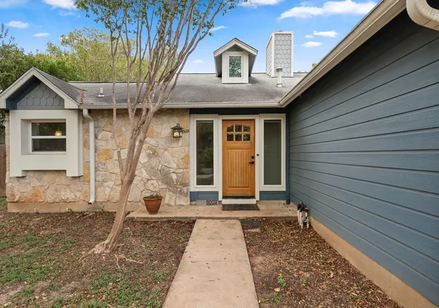 Photo 2 of Single family home for sale at 8002 Treehouse Ln, Austin, TX 78749 | MLS# 6079022 | Listing updated on 2026-10-30