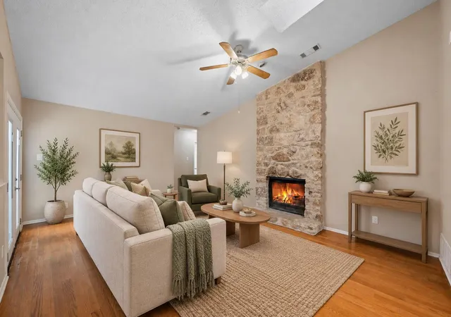 Photo 4 of Single family home for sale at 8002 Treehouse Ln, Austin, TX 78749 | MLS# 6079022 | Listing updated on 2026-10-30