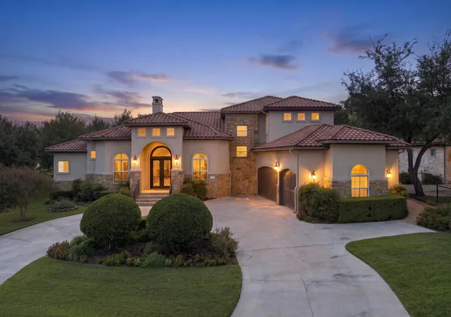 Single family home for sale at 3 Gentlebrook Bnd, Austin, TX 78738 | MLS# 7556596