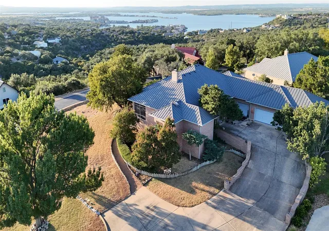 Single family home for sale at 1400 Mountain Dew, Horseshoe Bay, TX 78657 | MLS# 1491355