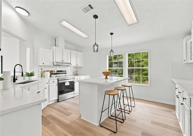Photo 2 of Manufactured home for sale at 203 S Ocatillo Ln, Georgetown, TX 78633 | MLS# 7493300 | Listing updated on 2026-10-29