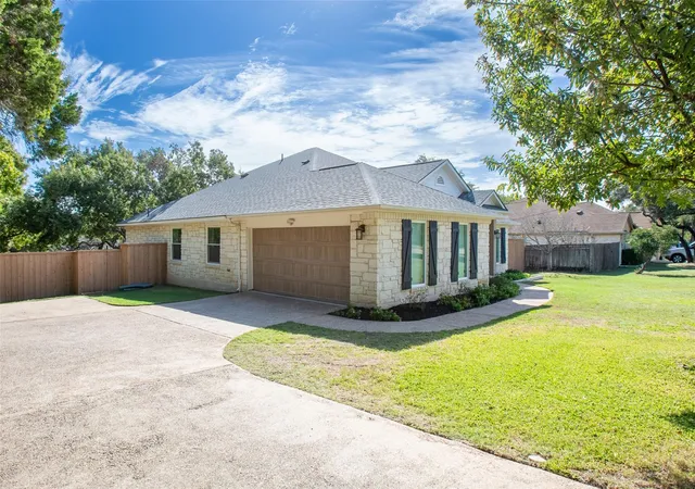 Photo 2 of Single family home for sale at 907 Kemp Hills Dr, Austin, TX 78737 | MLS# 9811967 | Listing updated on 2026-10-30