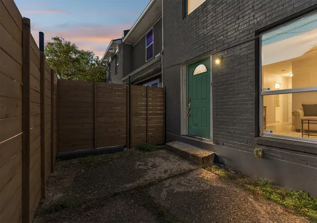 Photo 1 of Condo for sale at 6211 Manor Rd #122, Austin, TX 78723 | MLS# 1527548 | Listing updated on 2026-10-29
