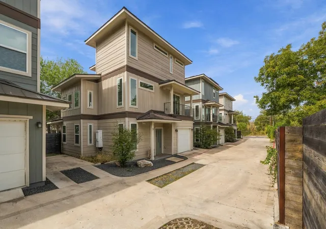 Photo 1 of Single family home for sale at 2927 E Martin Luther King Jr Blvd #3, Austin, TX 78702 | MLS# 5712930 | Listing updated on 2026-10-29