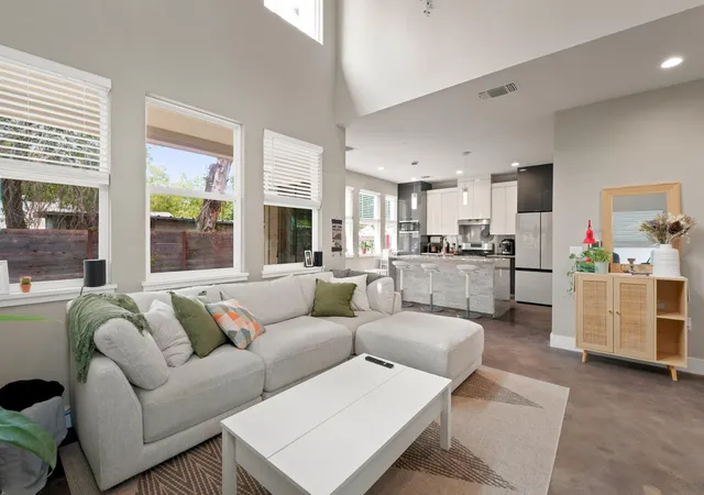 Photo 4 of Single family home for sale at 2927 E Martin Luther King Jr Blvd #3, Austin, TX 78702 | MLS# 5712930 | Listing updated on 2026-10-29