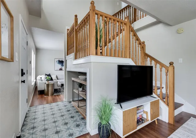 Photo 3 of Single family home for sale at 8601 Putnam Dr, Austin, TX 78757 | MLS# 5625385 | Listing updated on 2026-10-29