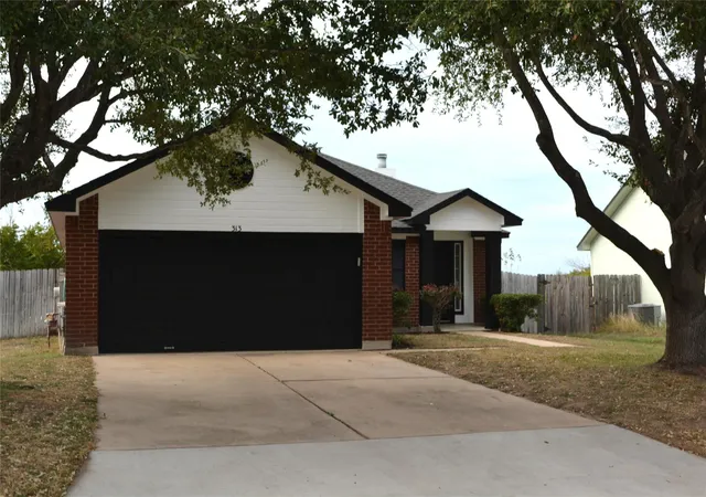 Photo 1 of Single family home for sale at 313 Estate Dr, Hutto, TX 78634 | MLS# 8773674 | Listing updated on 2026-10-29