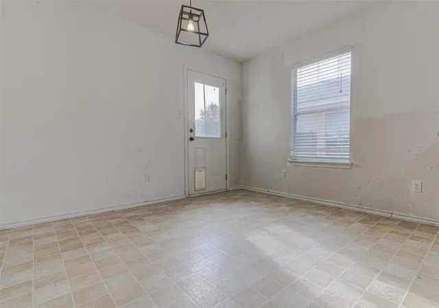 Photo 4 of Single family home for sale at 1084 Shadow Crk Blvd, Buda, TX 78610 | MLS# 2470176 | Listing updated on 2026-10-29