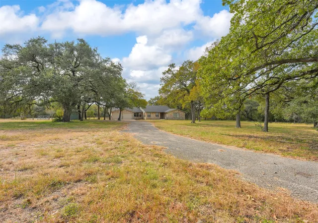 Photo 2 of Single family home for sale at 4905 Tis Autumn Ct, Manchaca, TX 78652 | MLS# 2861248 | Listing updated on 2026-10-30