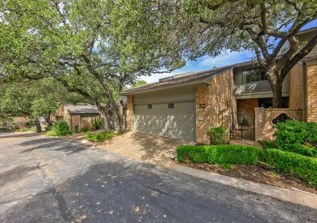 Photo 1 of Condo for sale at 32 Woodstone Sq, Austin, TX 78703 | MLS# 1120101 | Listing updated on 2026-10-29